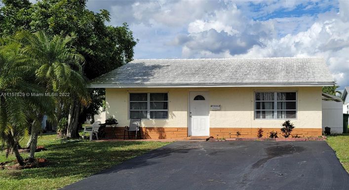 6607 NW 76th St, Tamarac FL 33321