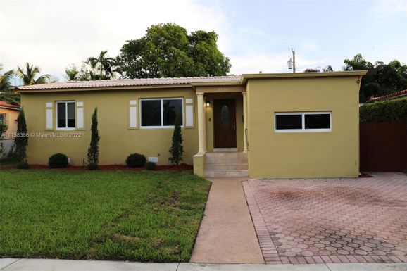 3330 SW 20th St, Miami FL 33145