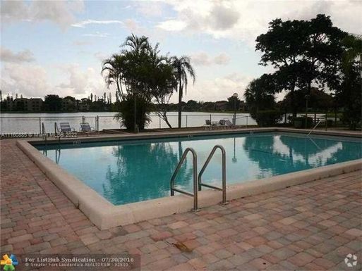 206 Lake Pointe Dr # 206, Oakland Park FL 33309