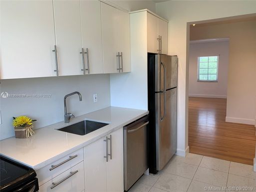 125 S Shore # 4, Miami Beach FL 33141