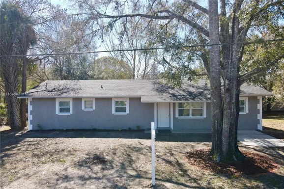 926 NE 2 St, Other City - In The State Of Florida FL 34429