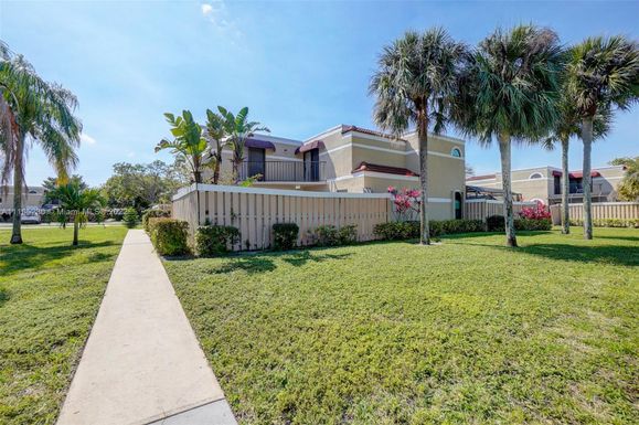 3715 Village Dr # A, Delray Beach FL 33445