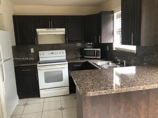 1370 NE 119th St # 137008, Miami FL 33161