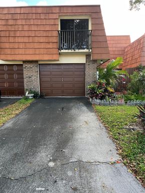 8308 N Coral Cir, North Lauderdale FL 33068