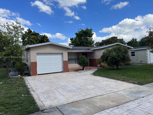 2220 NW 47th Ter, Lauderhill FL 33313