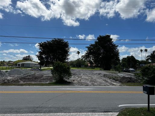 11800 NW 8th St, Plantation FL 33325