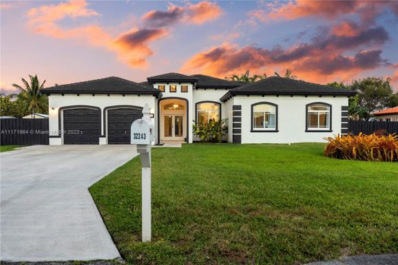 32243 SW 205th Ave, Homestead FL 33030