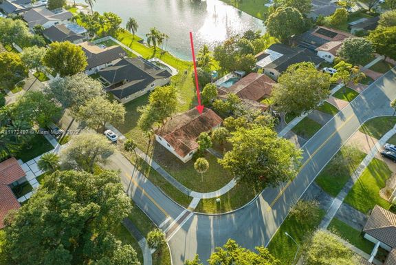 7100 Miami Lakeway S, Miami Lakes FL 33014