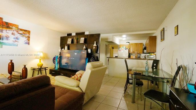 8604 NW 35th St # 102, Coral Springs FL 33065