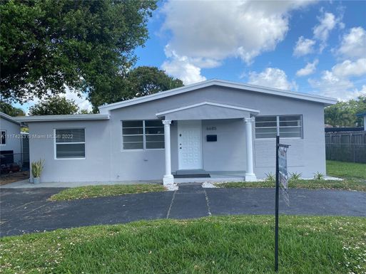 6685 38th Ter, Virginia Gardens FL 33166