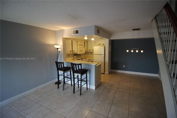 8670 NW 6th Ln # 210, Miami FL 33126