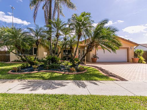 4760 E Hawkes Bluff Ave, Davie FL 33331