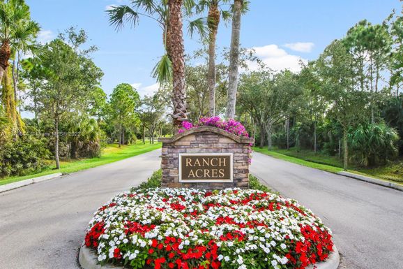 2644 SE Ranch Acres Cir, Jupiter FL 33478