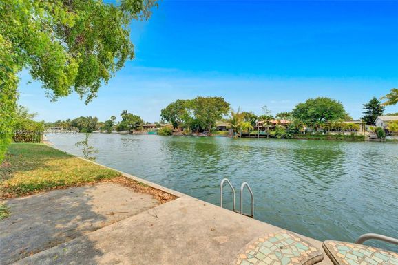 1636 NE 18th Ave, Fort Lauderdale FL 33305