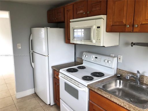 4017 SW 24th St # 1, West Park FL 33023