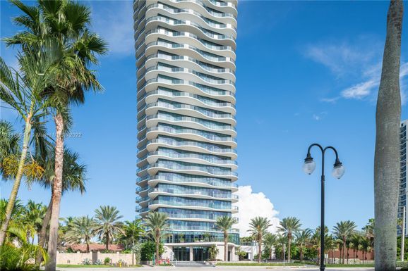 19575 Collins Ave # 32, Sunny Isles Beach FL 33160