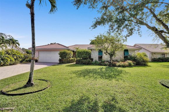 775 NW 83rd Dr, Coral Springs FL 33071