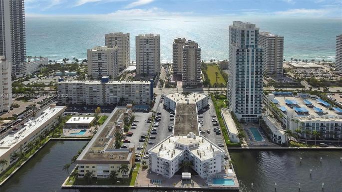 1913 S Ocean Dr # 313, Hallandale Beach FL 33009