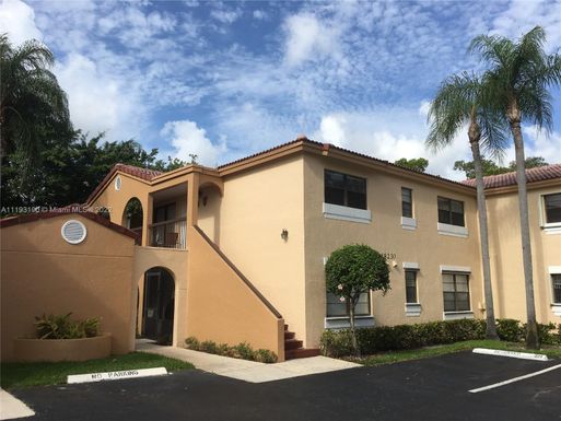 18250 Mediterranean Blvd # 15, Hialeah FL 33015