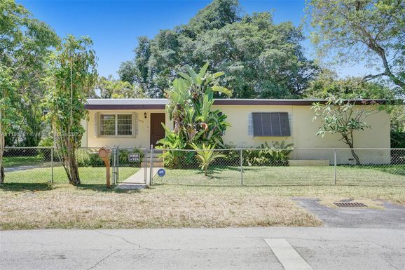 6445 Manor Ln, South Miami FL 33143