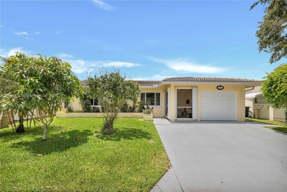 5905 NW 68th Ave, Tamarac FL 33321