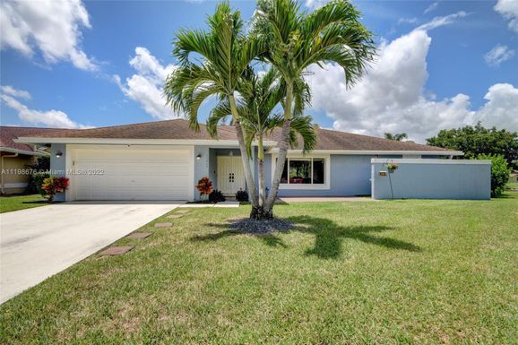 13969 Barberry Ct, Wellington FL 33414