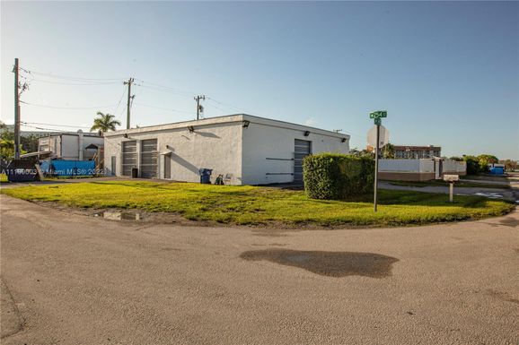 25401 SW 141st Ave, Homestead FL 33032