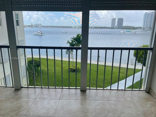 3000 Marcos Dr # P307, Aventura FL 33160