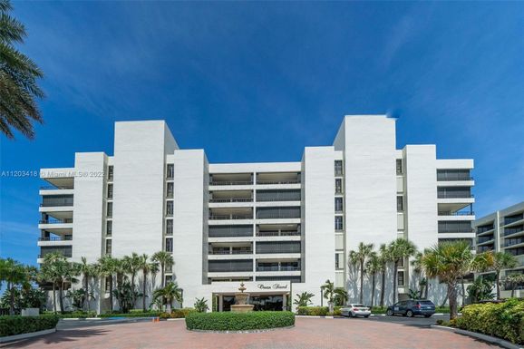 19900 Beach Rd # 303, Jupiter FL 33469