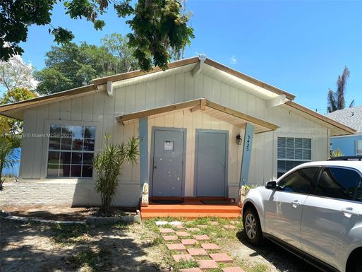 5423/5425 9th ave, Fort Myers FL 33907