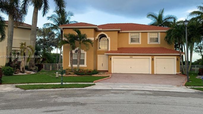 16630 SW 6th St, Pembroke Pines FL 33027