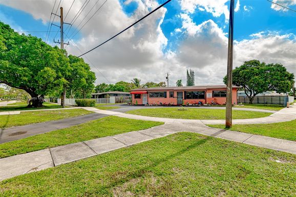 19601 NW 42nd Ave, Miami Gardens FL 33055