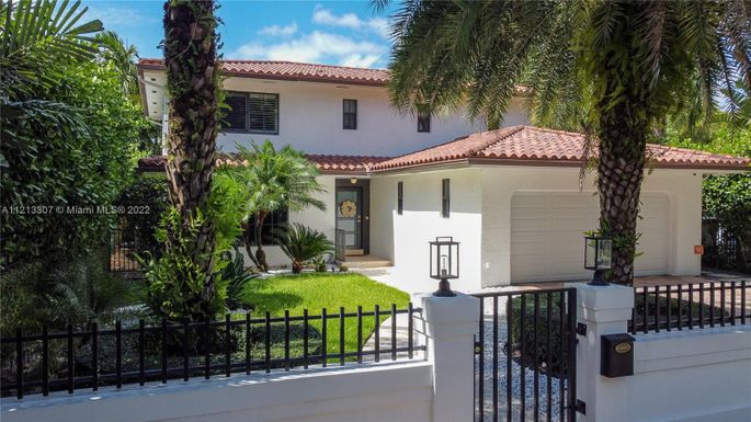 1043 Alfonso Ave, Coral Gables FL 33146