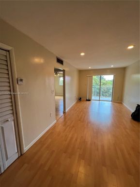 645 NE 121st St # 404, North Miami FL 33161