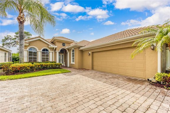 4410 NW Royal Oak Dr, Jensen Beach FL 34957