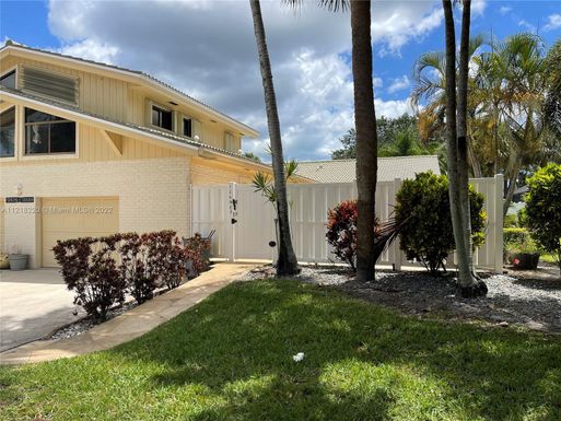 12688 Woodmill Dr, Palm Beach Gardens FL 33418