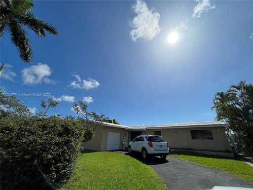 1330 SE 3rd Way, Pompano Beach FL 33060