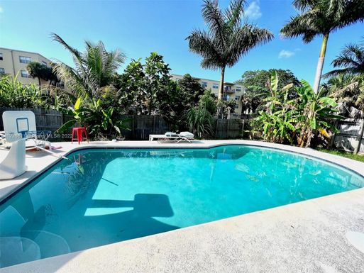 4561 NW 34 Ct, Lauderdale Lakes FL 33319