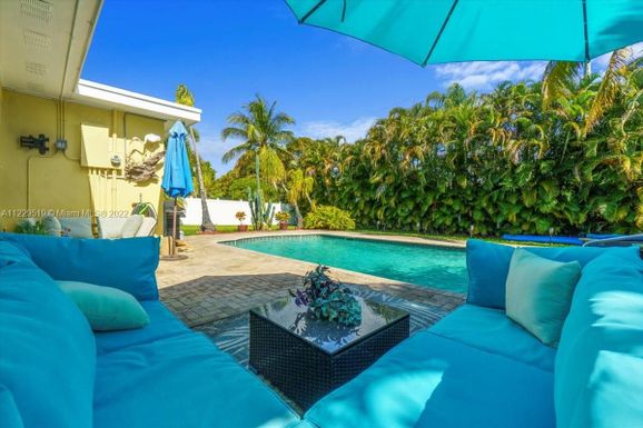 521 NE 7th St, Pompano Beach FL 33060