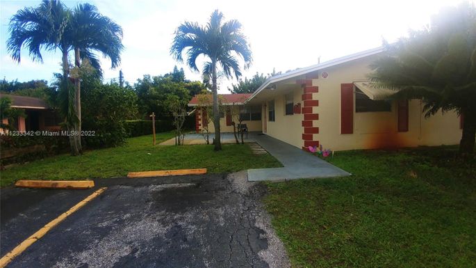 5710 NW 15th St, Lauderhill FL 33313