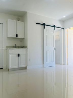 725 NE 126 ST # 0, North Miami FL 33161