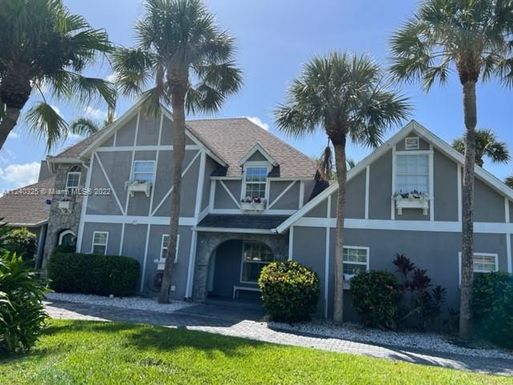 121 Queen Eugenia Ct, Hutchinson Island FL 34949