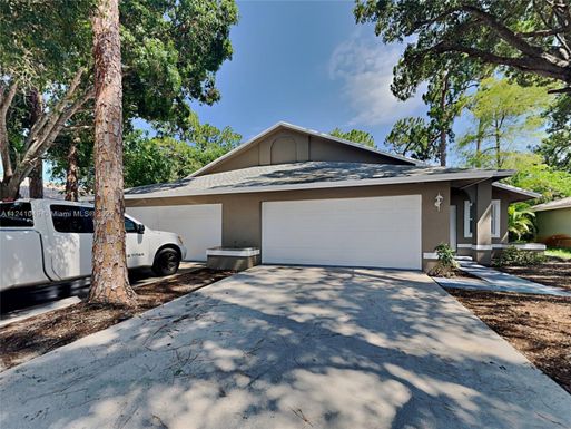 1025 Staghorn St, Wellington FL 33414