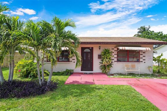 6713 NW 62nd St, Tamarac FL 33321