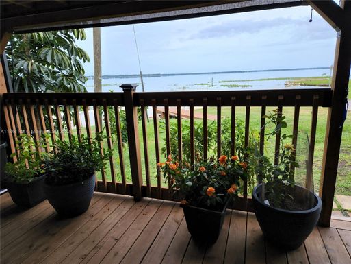 285 S Lake Avenue, Frostproof FL 33843