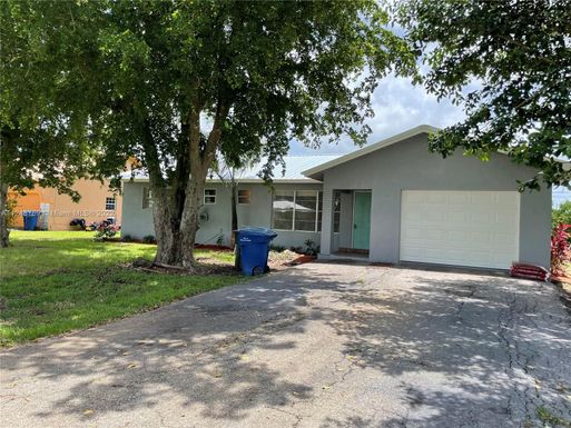 301 NE 2nd St, Belle Glade FL 33430