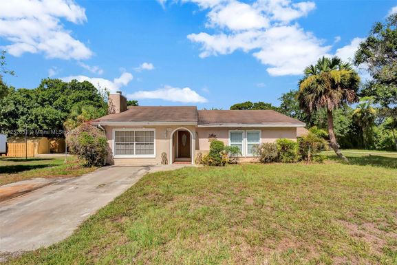 665 60th Ave, Vero Beach FL 32968