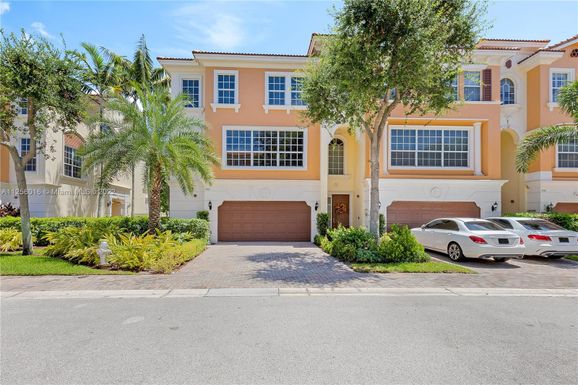 5560 NE Trieste Way, Boca Raton FL 33487