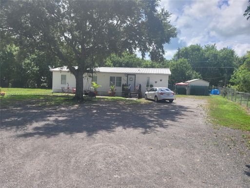 746 Midstate Loop, Clewiston FL 33440