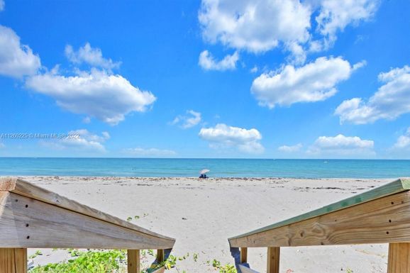 225 Beach Rd # 105, Tequesta FL 33469